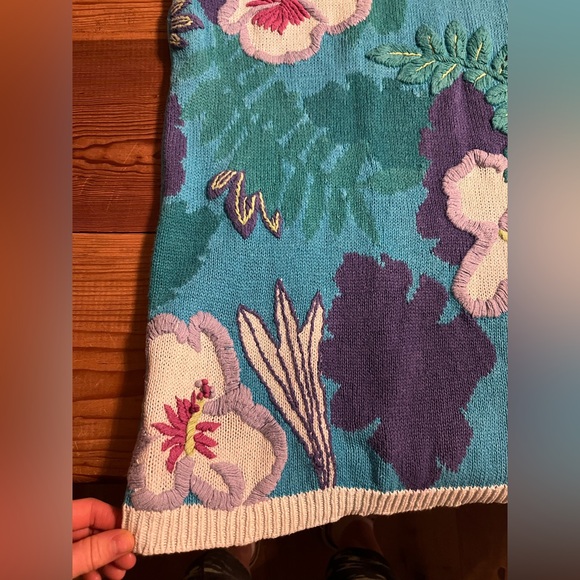 Lucia Vintage Sweater, size small - Picture 3 of 5